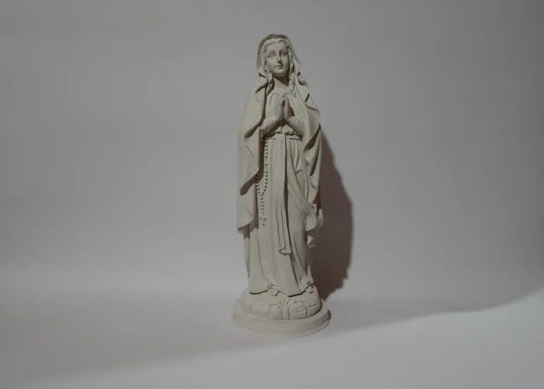 Colección Fe y Protección — Nuestra Señora de Lourdes (versión 2 — mediana) - vista 4