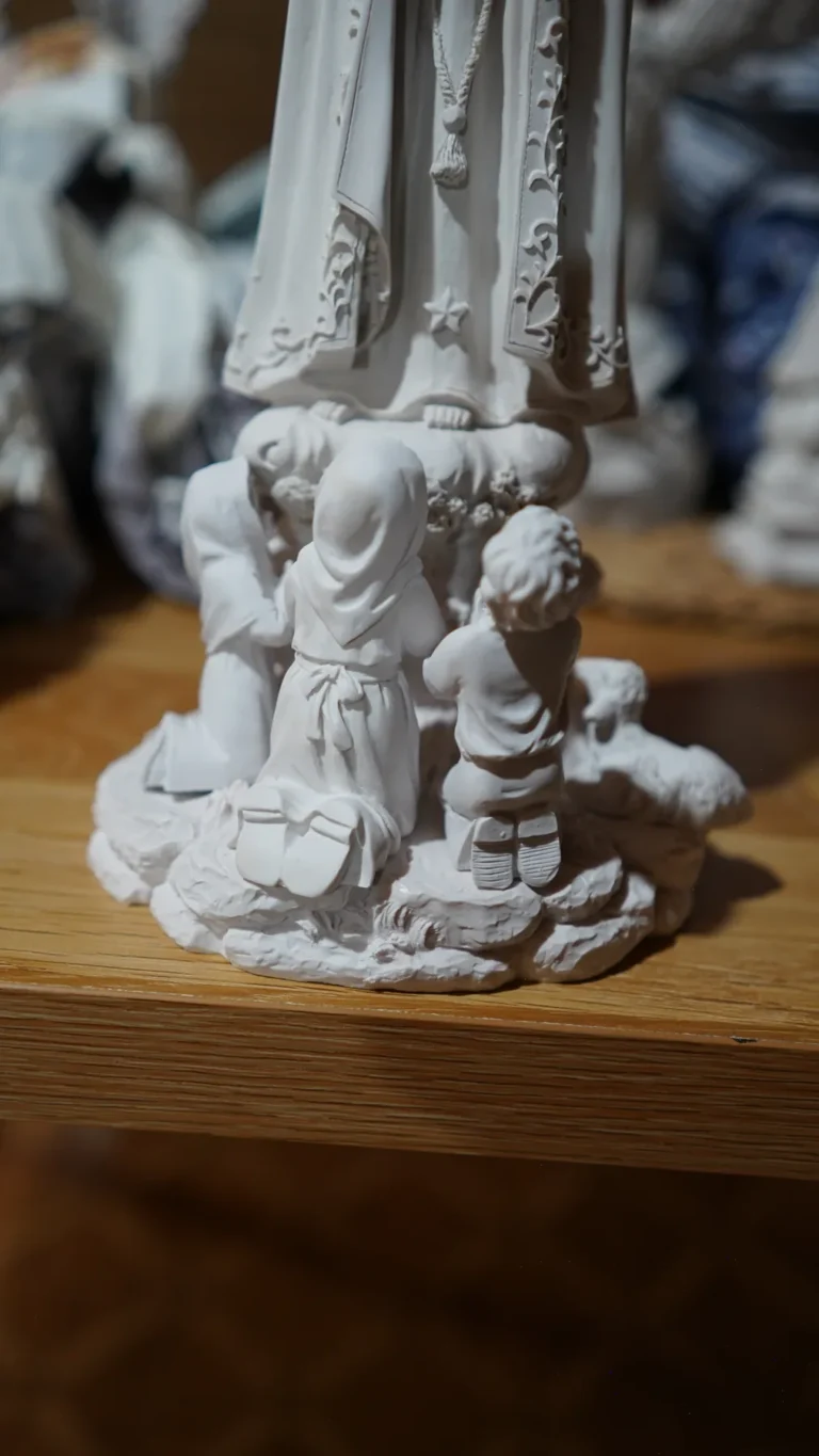 Colección Gracia Divina — Virgen de Fátima con Pastorcitos y Ovejita - vista 8